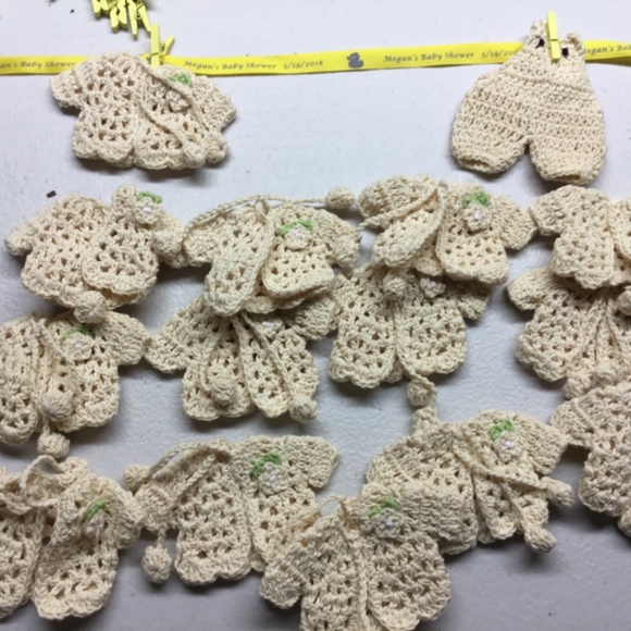 Mini 34 crocheted baby girl/boy party favor or decoration - Picture 6 of 12